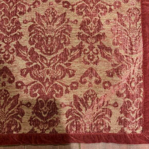 Vintage Damask throw - Picture 2 of 6